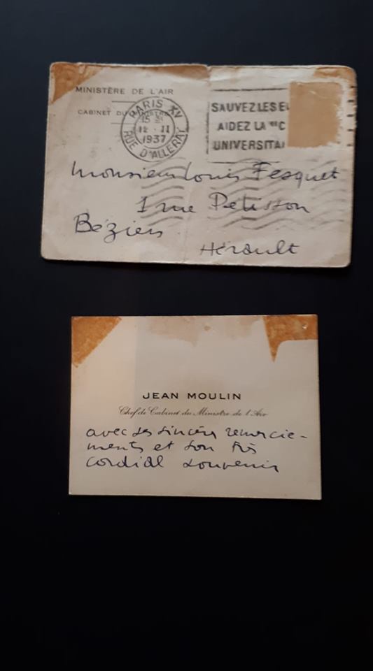 Carte de visite manuscrite signée J.Moulin dans son enveloppe.
